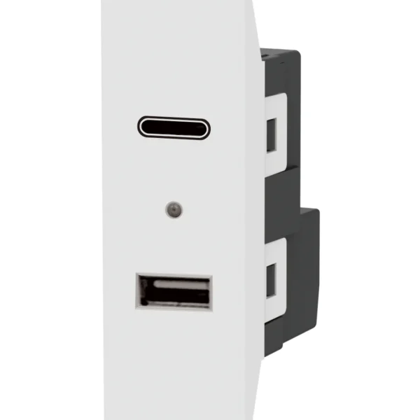 بريزة USB & T.C كيون  - أبيض